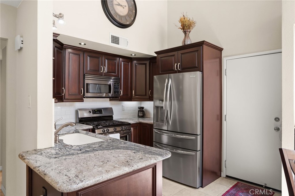 20721 East Crest Lane, Unit B Walnut, CA 91789 - Photo 19 of 41