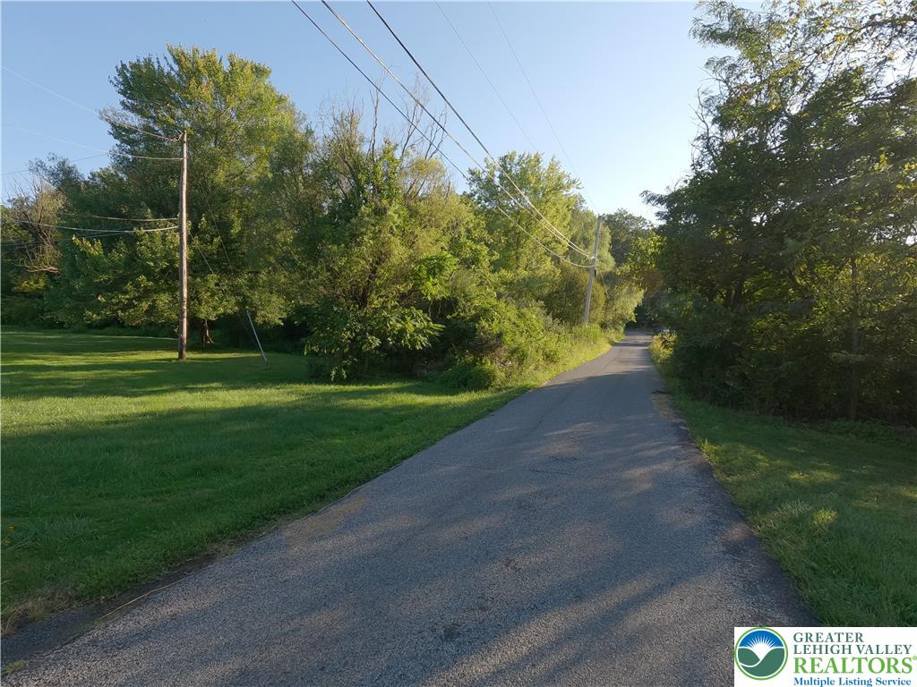 Weaver Lane Hellertown, PA 18055 - Photo 8 of 12