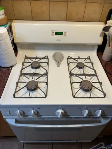 a view of entryway with furniture
