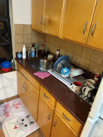 $2,200 | 31-05 33rd Street, Unit 3L | Astoria