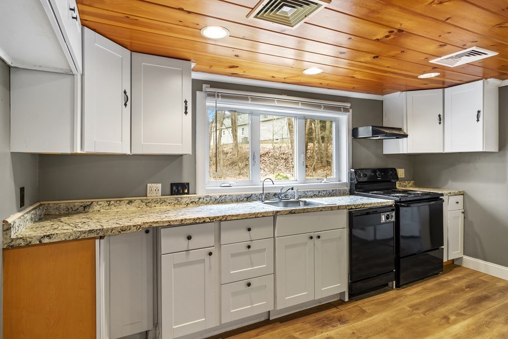 28 Park Road Ashby, MA 01431 - Photo 13 of 36