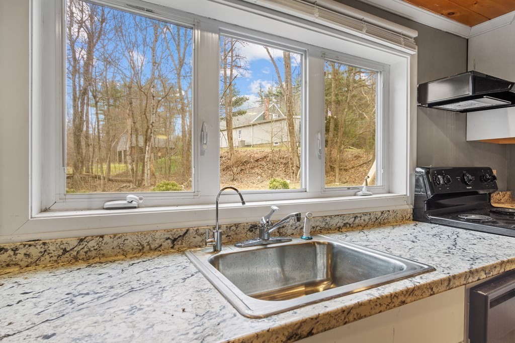 28 Park Road Ashby, MA 01431 - Photo 14 of 36
