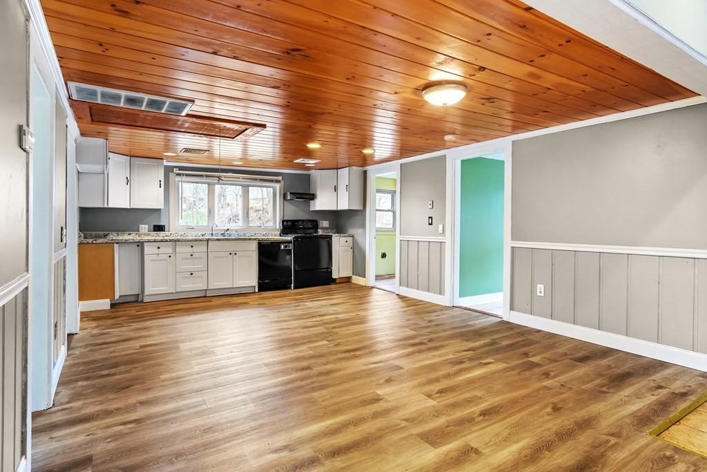 28 Park Road Ashby, MA 01431 - Photo 15 of 36