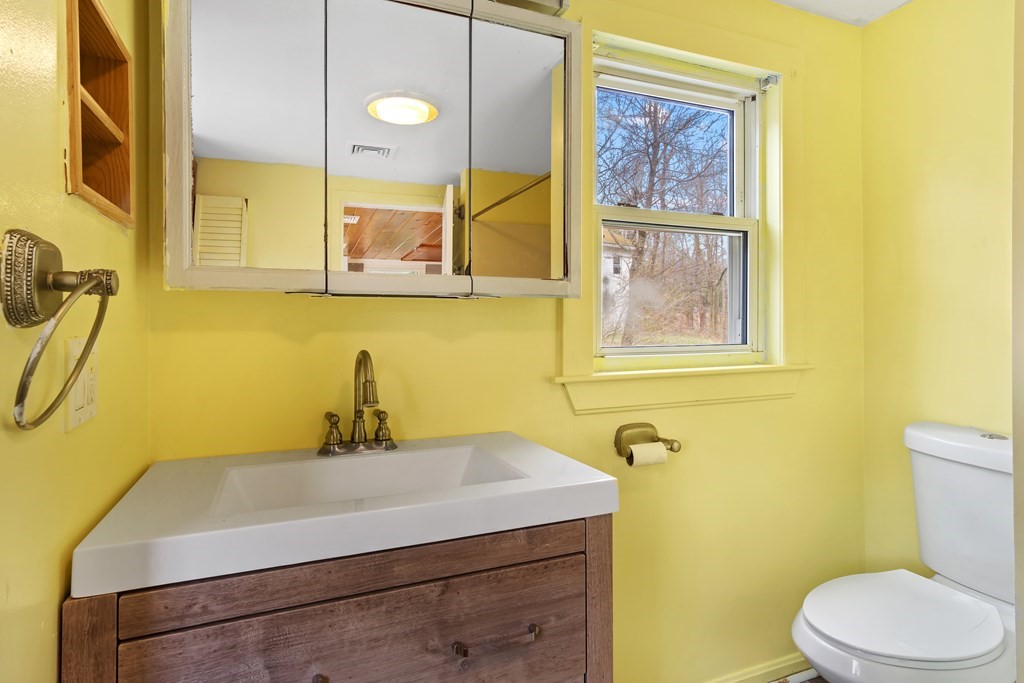 28 Park Road Ashby, MA 01431 - Photo 17 of 36