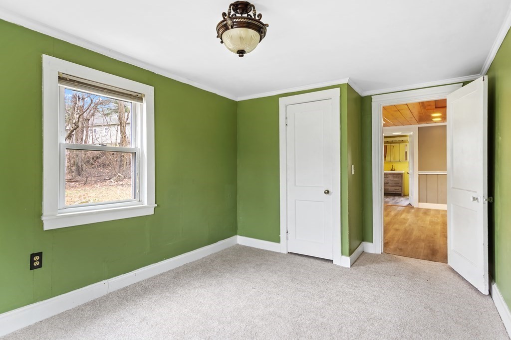 28 Park Road Ashby, MA 01431 - Photo 18 of 36