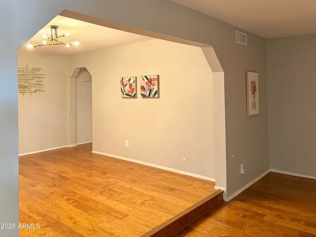 $2,500 | 852 West Nopal Avenue, Mesa, AZ 85210