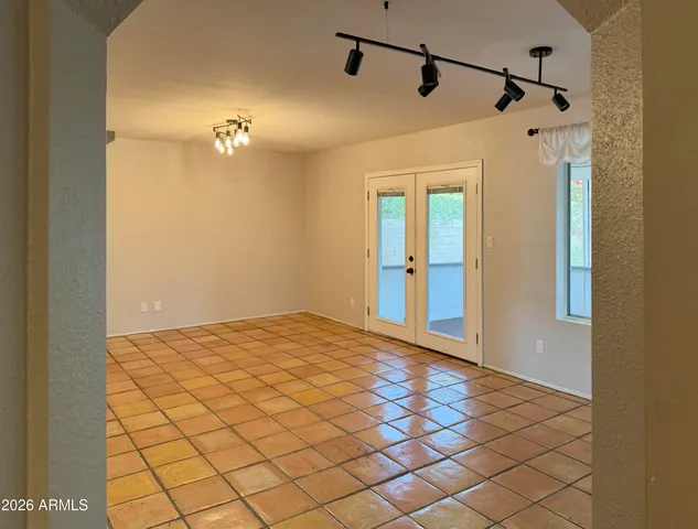 $2,500 | 852 West Nopal Avenue, Mesa, AZ 85210