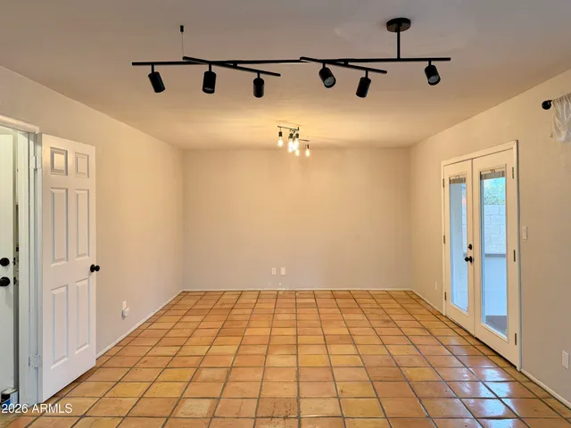 $2,500 | 852 West Nopal Avenue, Mesa, AZ 85210