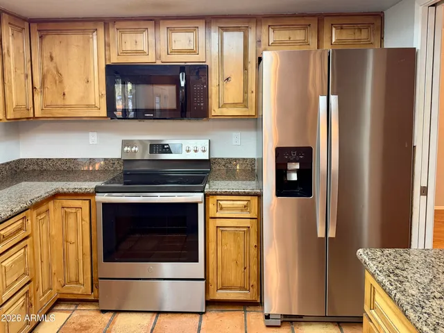 $2,500 | 852 West Nopal Avenue, Mesa, AZ 85210