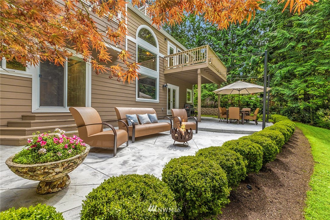 8175 Springridge Road Northeast Bainbridge Island, WA 98110 - Photo 2 of 38 Gallery Image 2