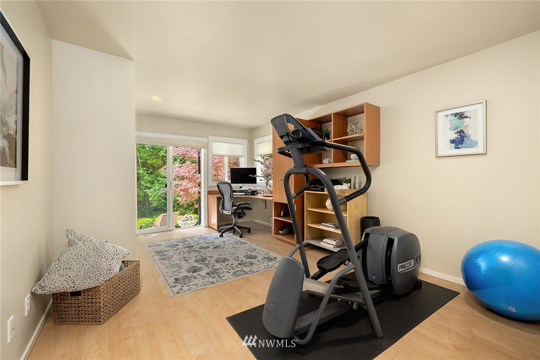 8175 Springridge Road Northeast Bainbridge Island, WA 98110 - Photo 14 of 38 Gallery Image 14