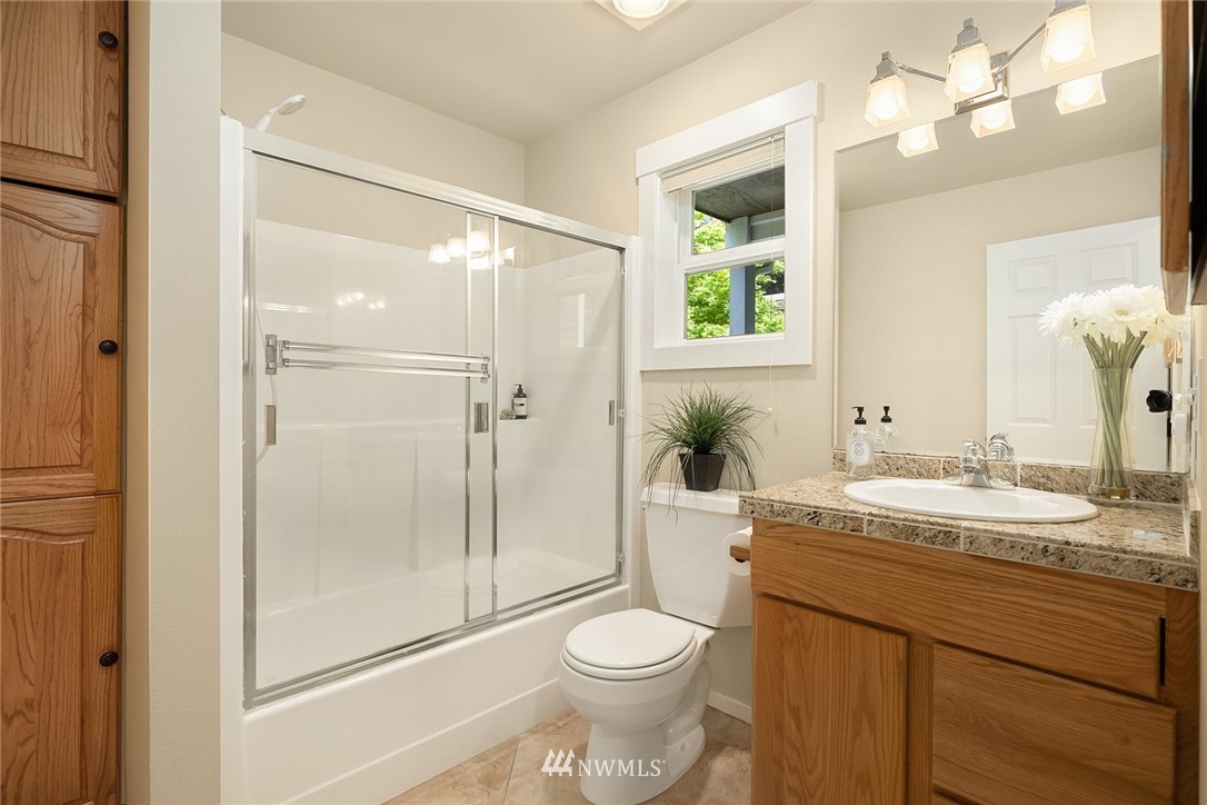 8175 Springridge Road Northeast Bainbridge Island, WA 98110 - Photo 16 of 38 Gallery Image 16