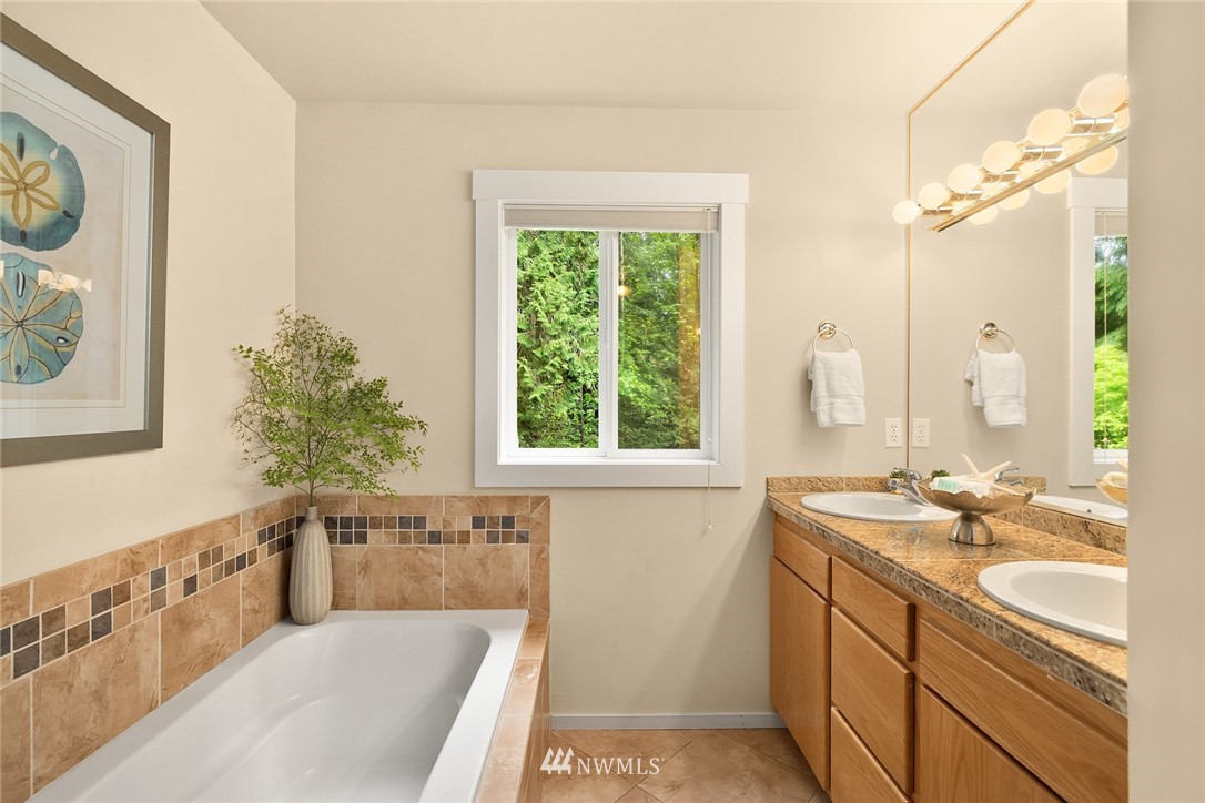 8175 Springridge Road Northeast Bainbridge Island, WA 98110 - Photo 22 of 38 Gallery Image 22