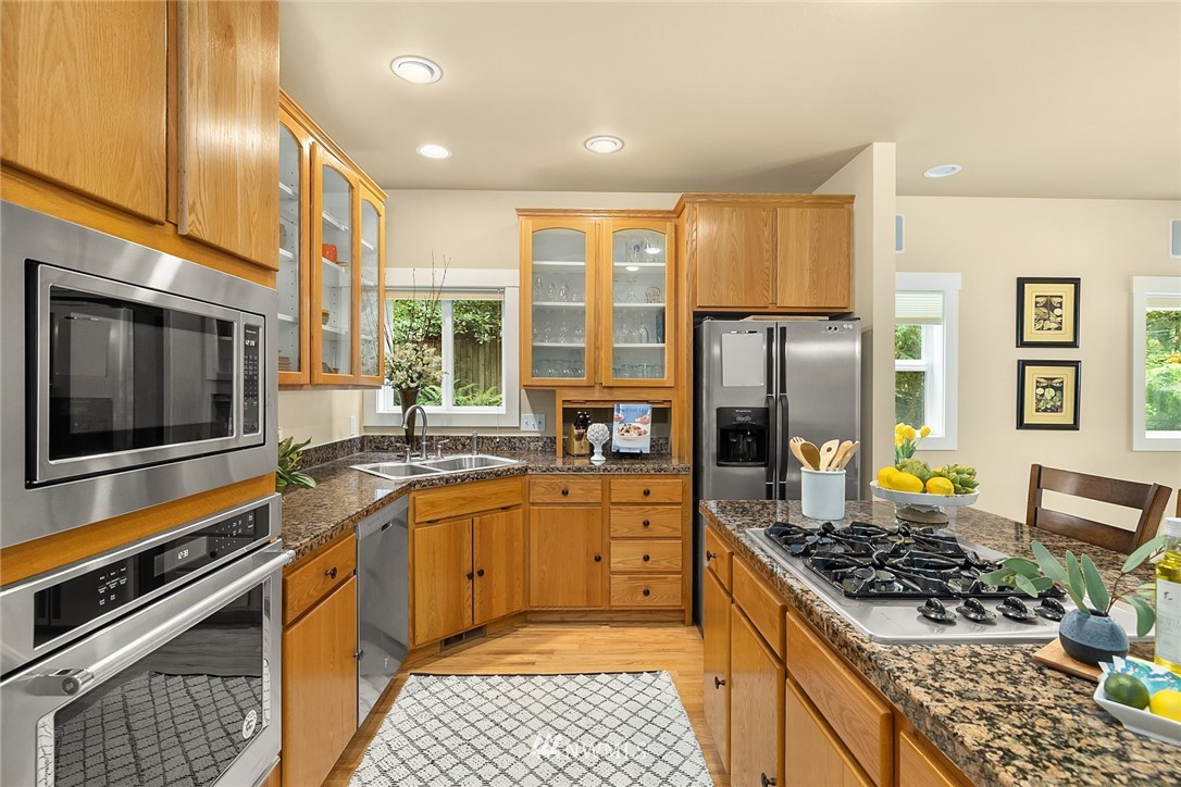 8175 Springridge Road Northeast Bainbridge Island, WA 98110 - Photo 7 of 38 Gallery Image 7