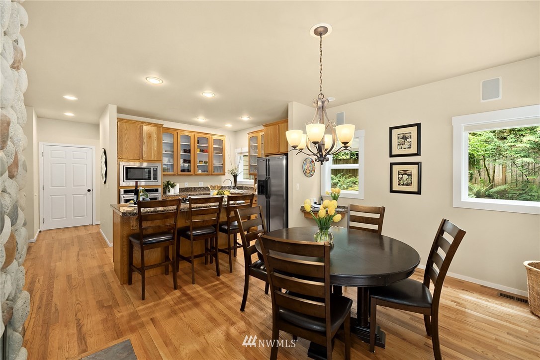 8175 Springridge Road Northeast Bainbridge Island, WA 98110 - Photo 8 of 38 Gallery Image 8