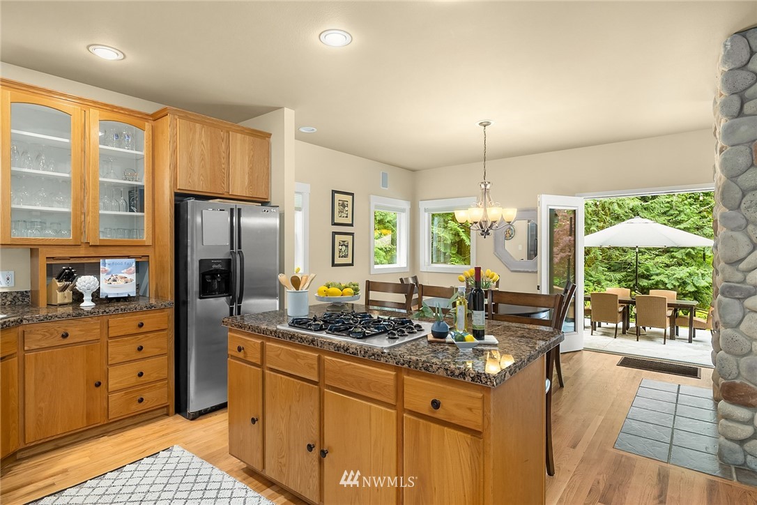 8175 Springridge Road Northeast Bainbridge Island, WA 98110 - Photo 9 of 38 Gallery Image 9