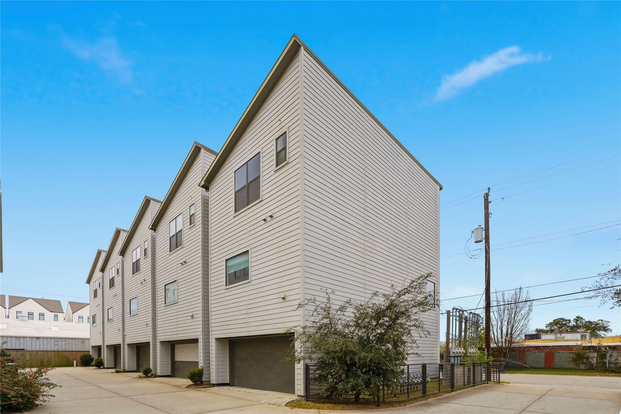1613 Milby Street, Unit B Houston, TX 77003 - Photo 24 of 25 Rear View