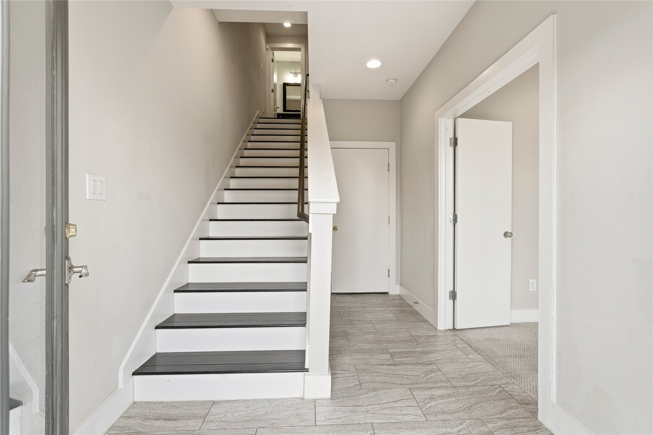 1613 Milby Street, Unit B Houston, TX 77003 - Photo 3 of 25 First Floor Entrance