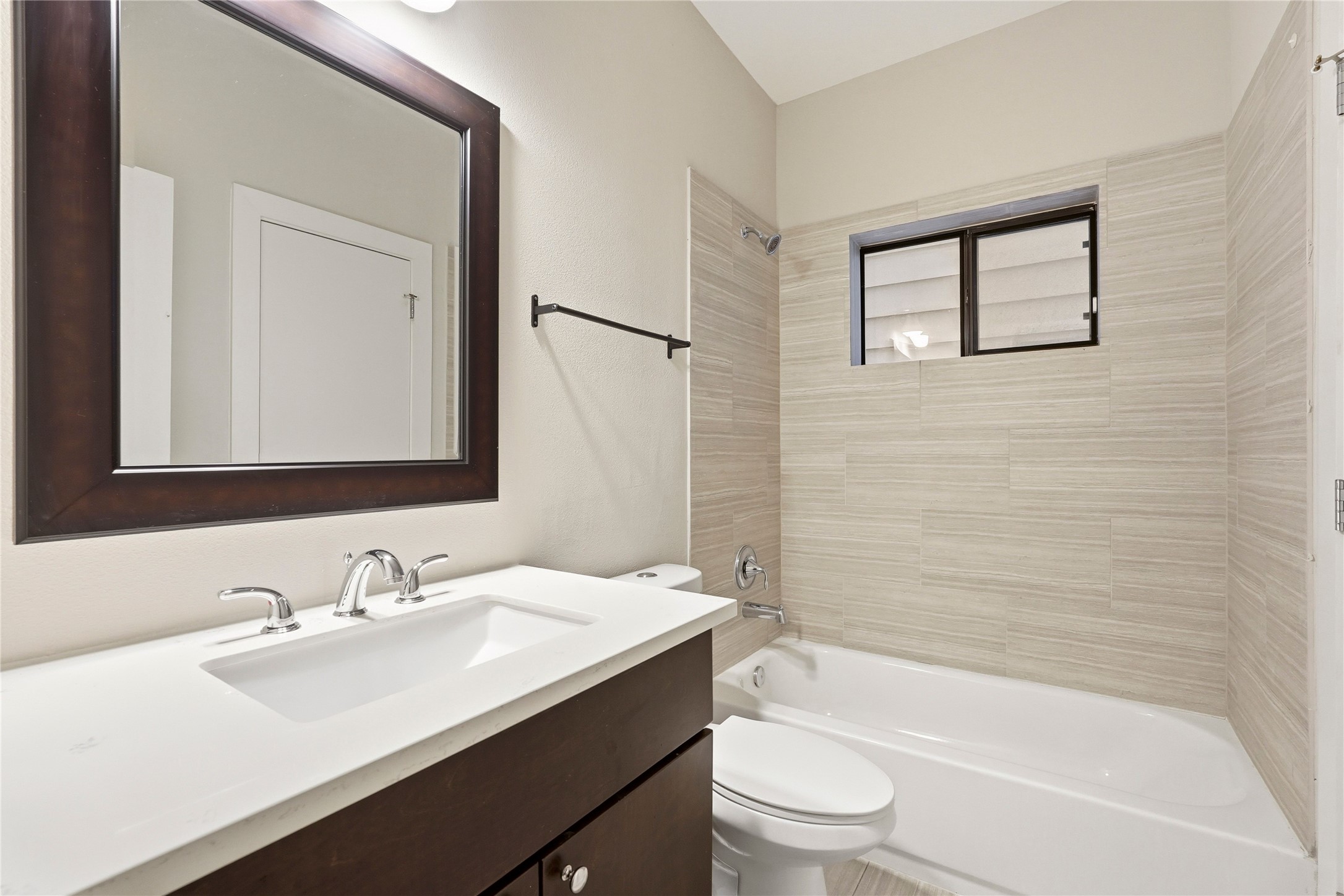 1613 Milby Street, Unit B Houston, TX 77003 - Photo 5 of 25 First Floor Bathroom