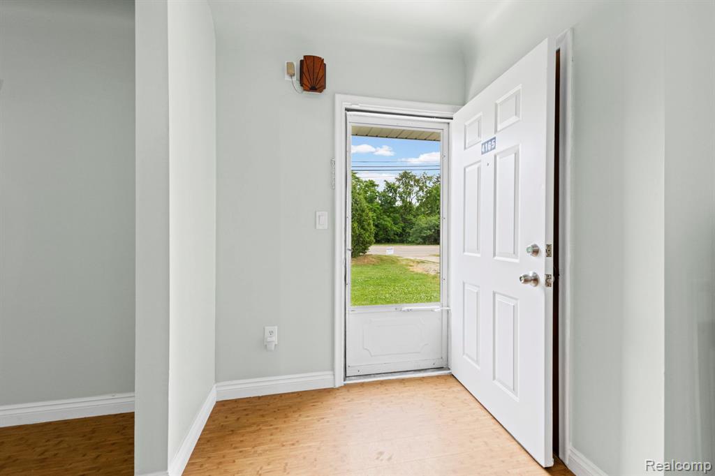 4165 Crooks Road Troy, MI 48098 - Photo 3 of 27