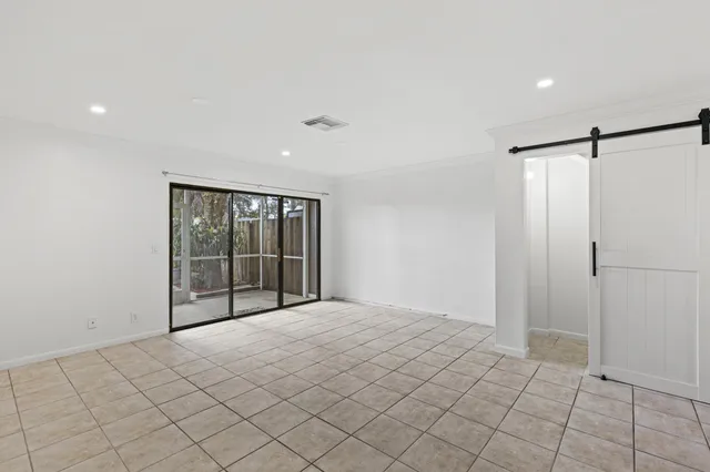 $2,000 | 814 Hill Drive, Unit C, West Palm Beach, FL 33415