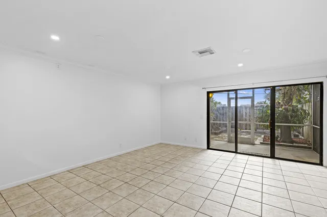 $2,000 | 814 Hill Drive, Unit C, West Palm Beach, FL 33415