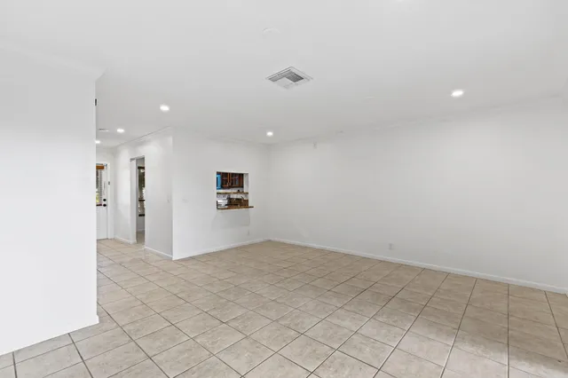 $2,000 | 814 Hill Drive, Unit C, West Palm Beach, FL 33415