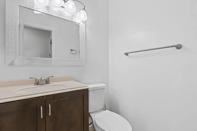 $2,000 | 814 Hill Drive, Unit C, West Palm Beach, FL 33415