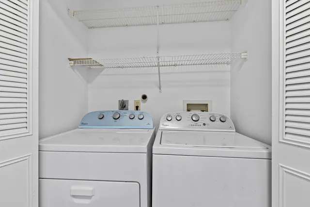 $2,000 | 814 Hill Drive, Unit C, West Palm Beach, FL 33415