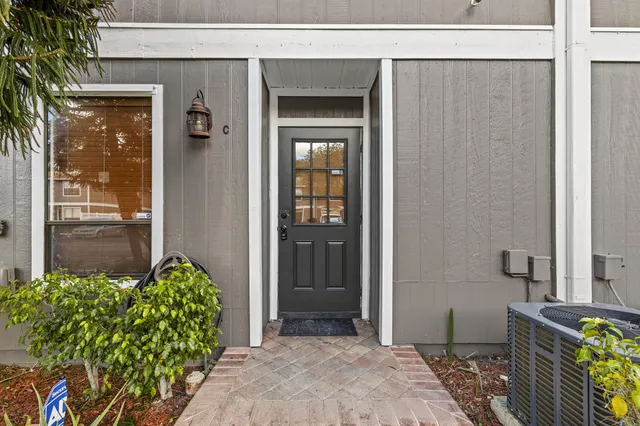 $2,000 | 814 Hill Drive, Unit C, West Palm Beach, FL 33415