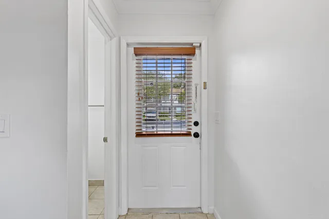 $2,000 | 814 Hill Drive, Unit C, West Palm Beach, FL 33415
