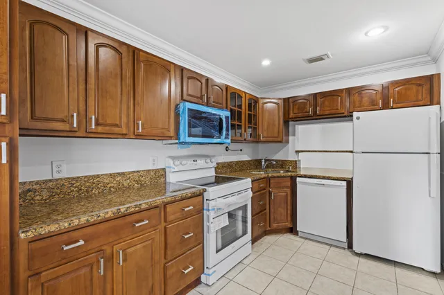 $2,000 | 814 Hill Drive, Unit C, West Palm Beach, FL 33415