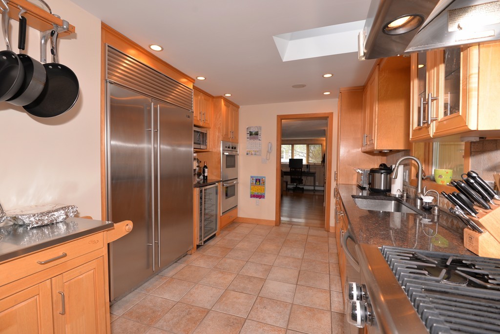 72 Donna Road Framingham, MA 01701 - Photo 10 of 29 Gallery Image 10