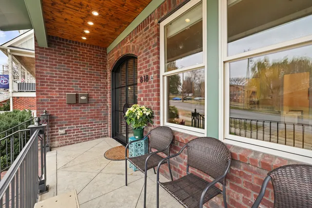 a picture of a bench in a white building