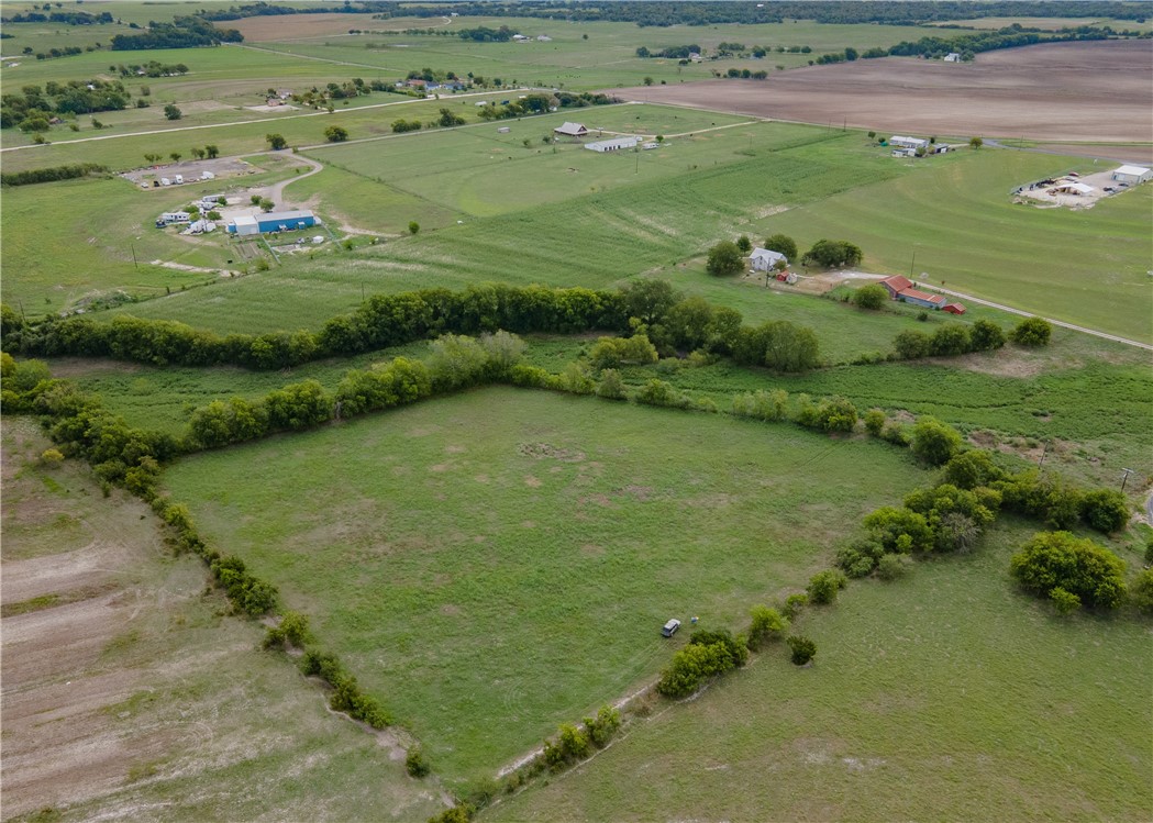 2201 County Road 311 Jarrell, TX 76537 - Photo 5 of 20 a view of a green field with lots of green space