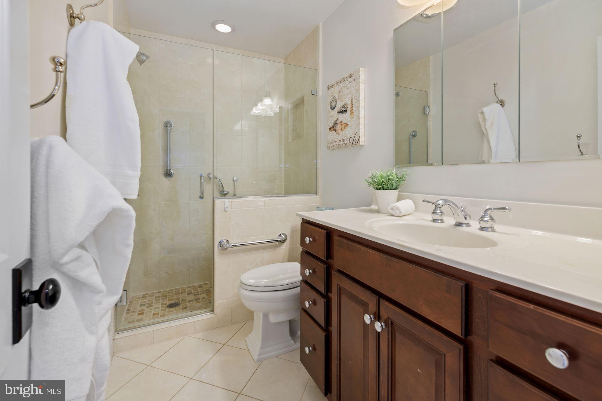 7523 Heatherton Lane Potomac, MD 20854 - Photo 16 of 24