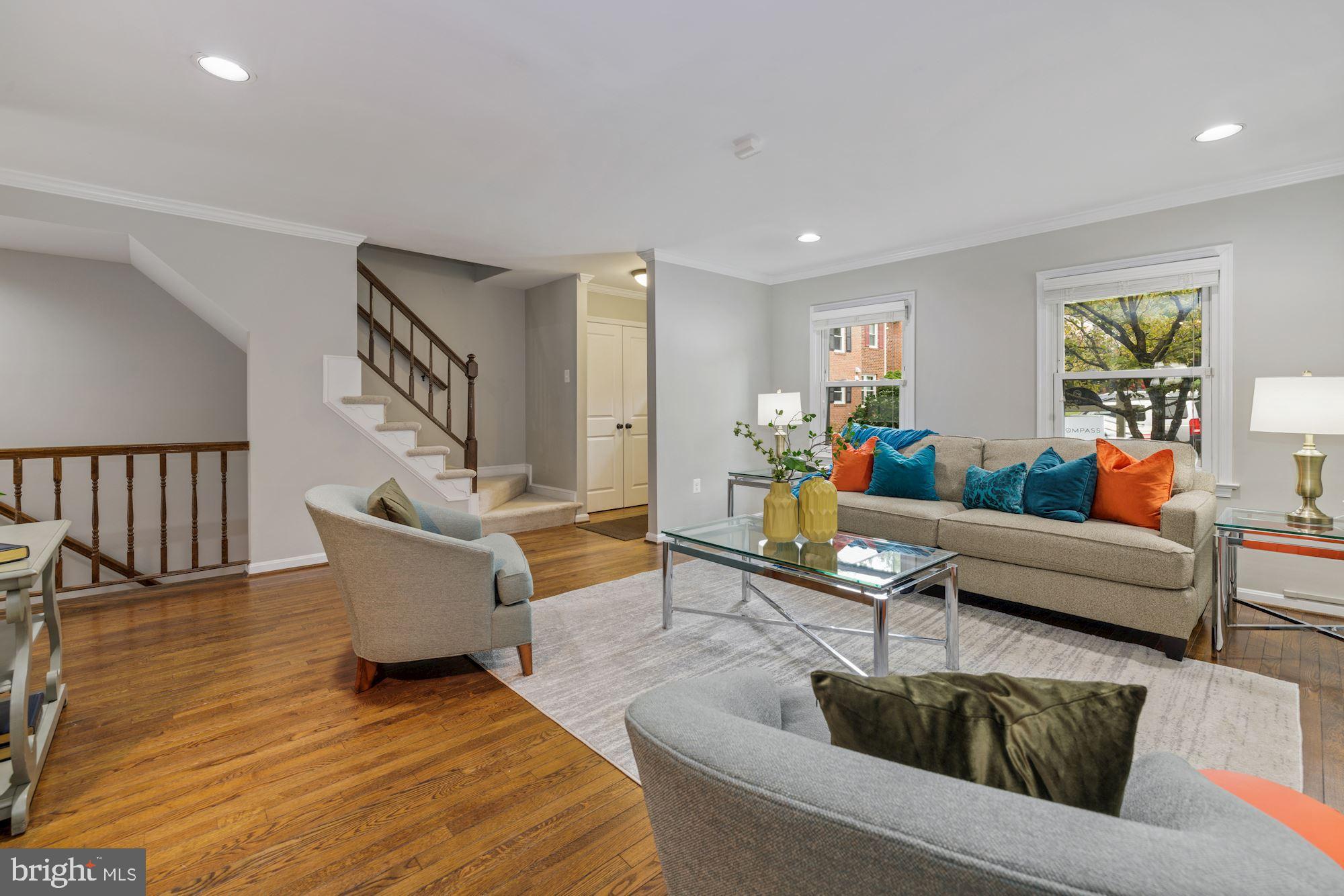 7523 Heatherton Lane Potomac, MD 20854 - Photo 3 of 24