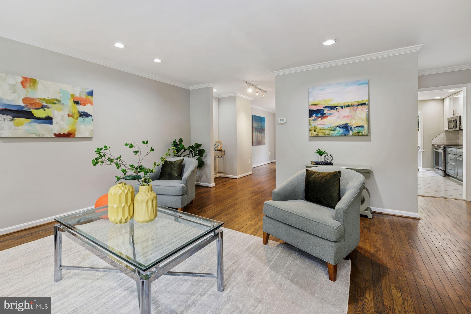 7523 Heatherton Lane Potomac, MD 20854 - Photo 4 of 24