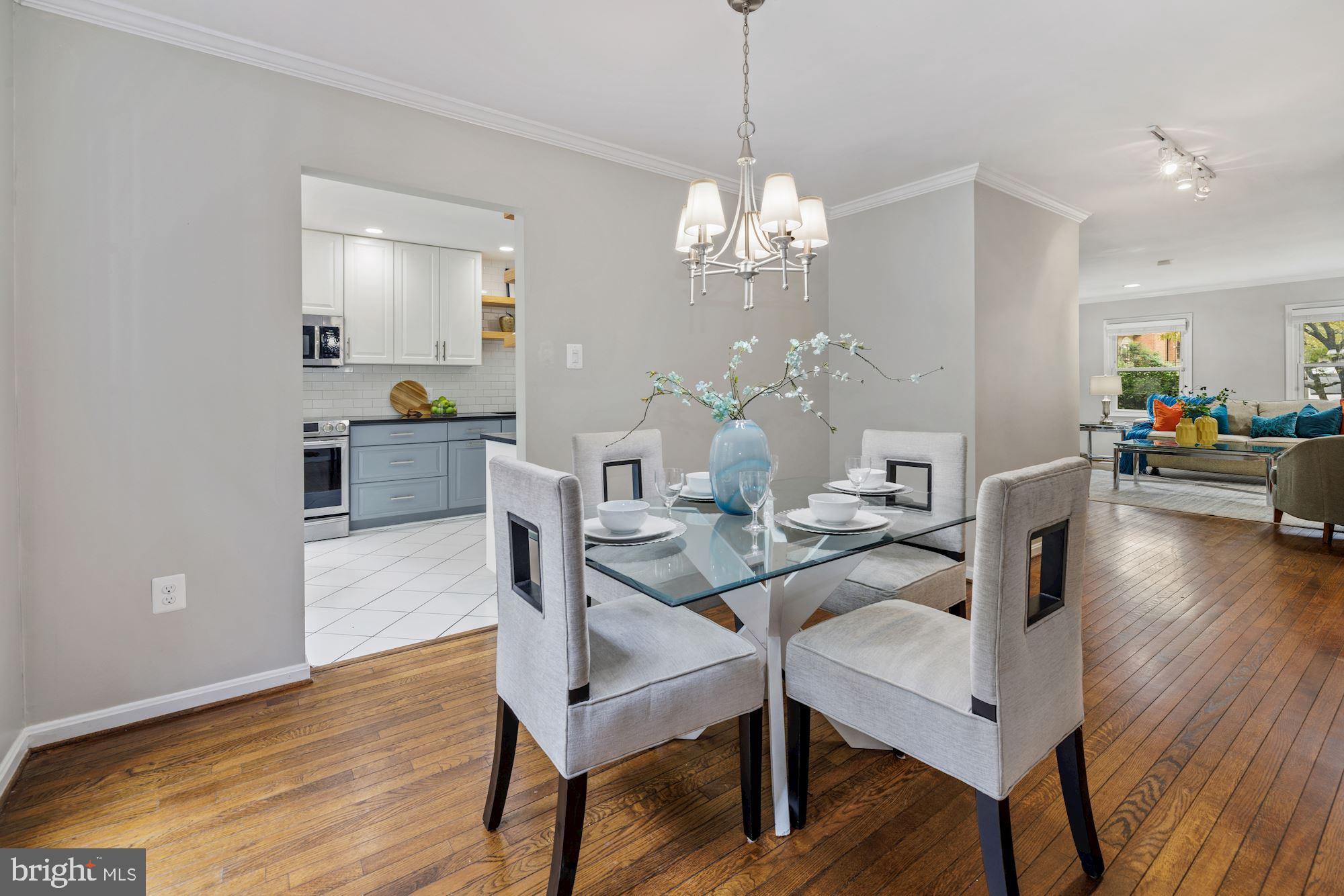 7523 Heatherton Lane Potomac, MD 20854 - Photo 6 of 24