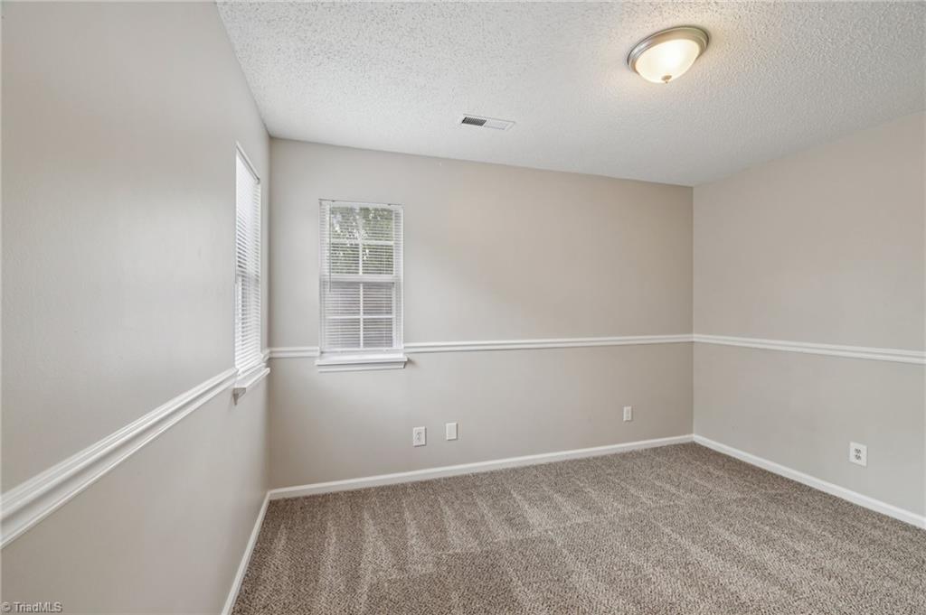 3221 Pipers Way High Point, NC 27265 - Photo 18 of 27