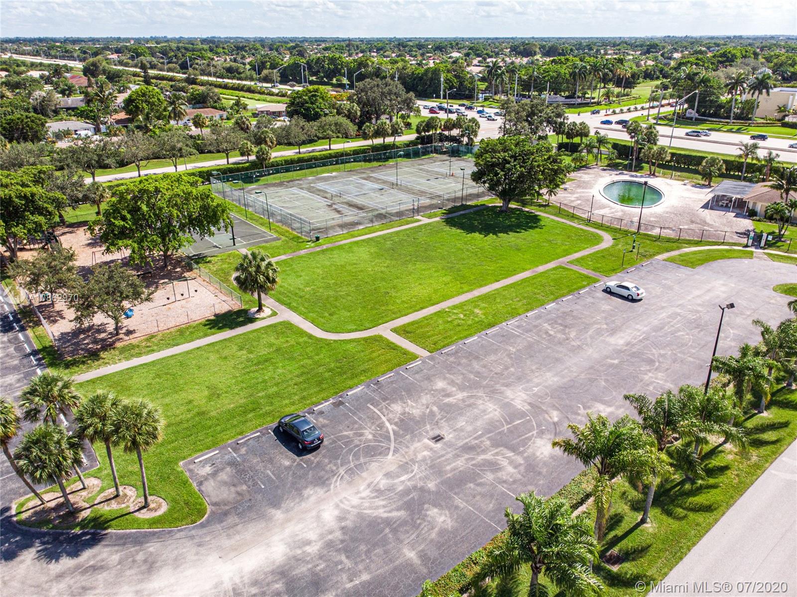 19660 Delaware Circle Boca Raton, FL 33434 - Photo 8 of 35