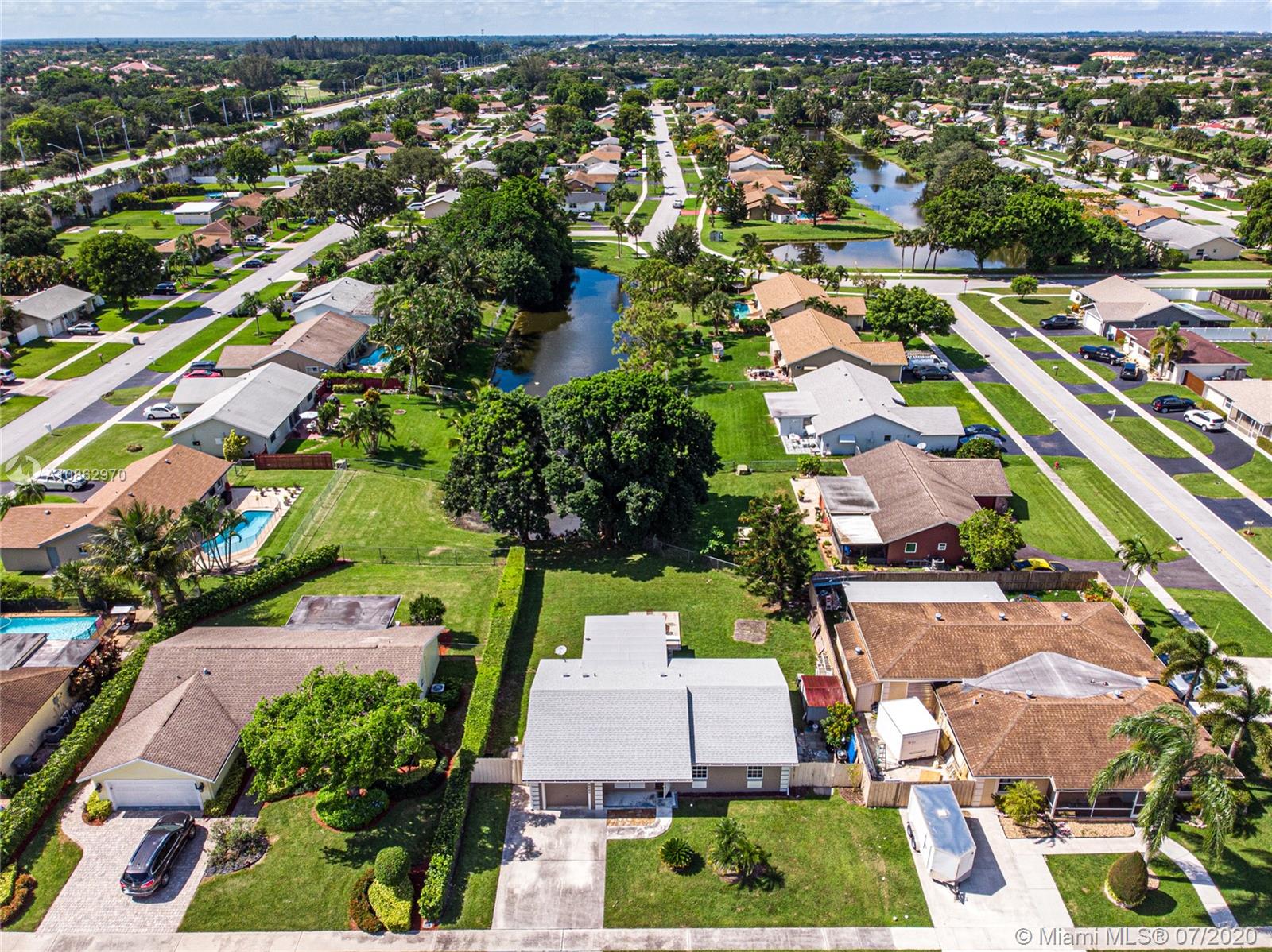 19660 Delaware Circle Boca Raton, FL 33434 - Photo 10 of 35