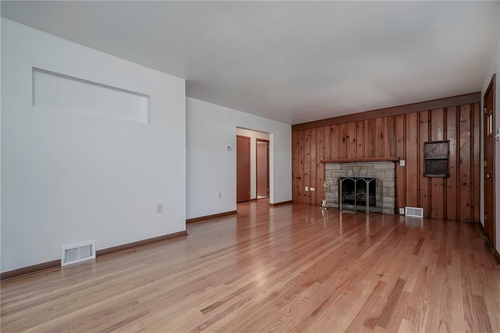 2907 Clayton Road Beaver Falls, PA 15010 - Photo 3 of 24 Gallery Image 3