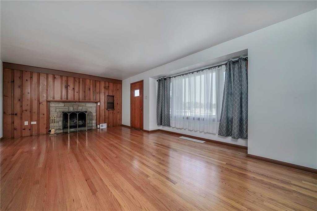 2907 Clayton Road Beaver Falls, PA 15010 - Photo 4 of 24 Gallery Image 4