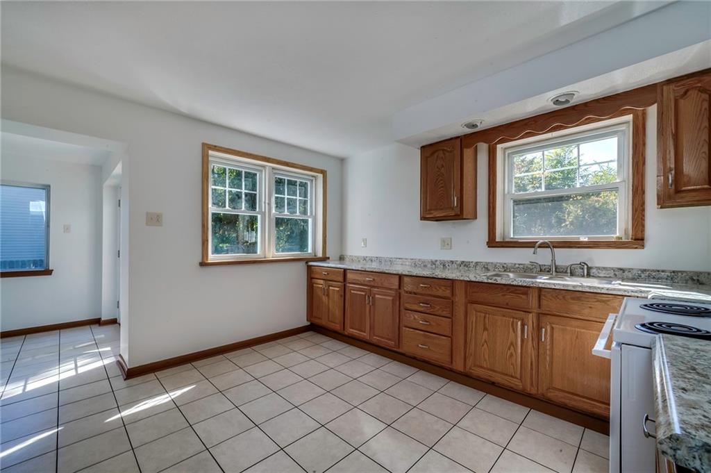 2907 Clayton Road Beaver Falls, PA 15010 - Photo 5 of 24 Gallery Image 5