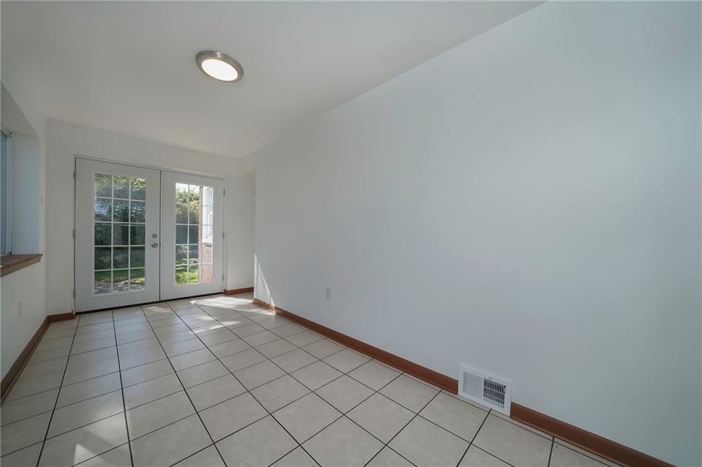 2907 Clayton Road Beaver Falls, PA 15010 - Photo 9 of 24 Gallery Image 9