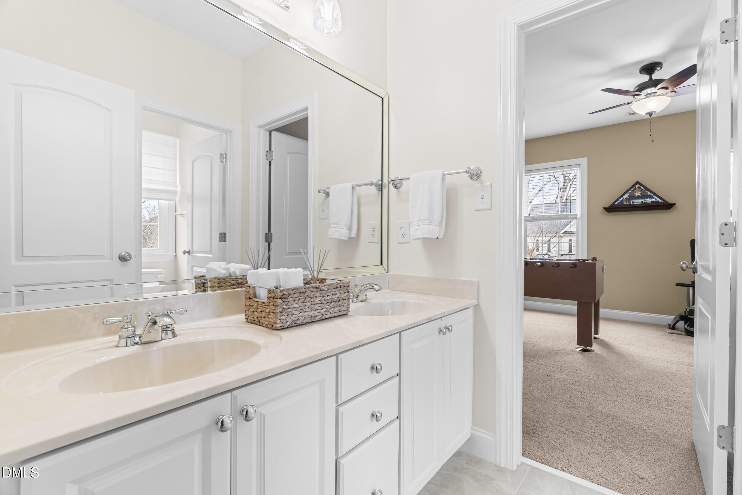 512 Wescott Ridge Drive Holly Springs, NC 27540 - Photo 29 of 49 Jack & Jill Full Bath