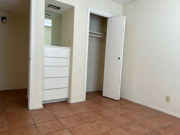 $1,250 | 2610 Salado Street, Unit 112, Austin, TX 78705