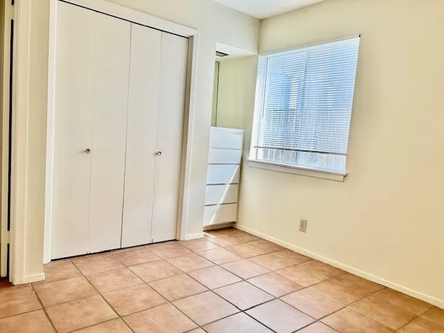$1,250 | 2610 Salado Street, Unit 112, Austin, TX 78705