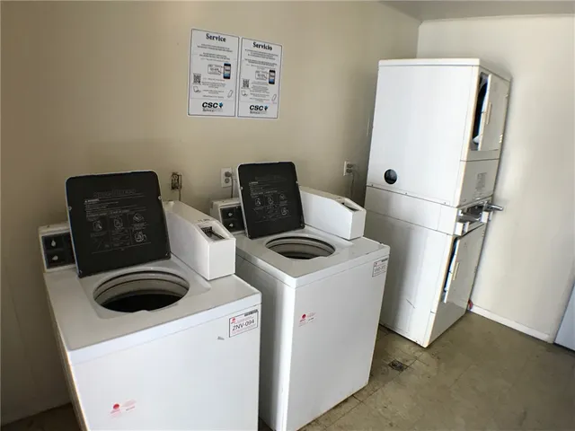 $1,250 | 2610 Salado Street, Unit 112, Austin, TX 78705